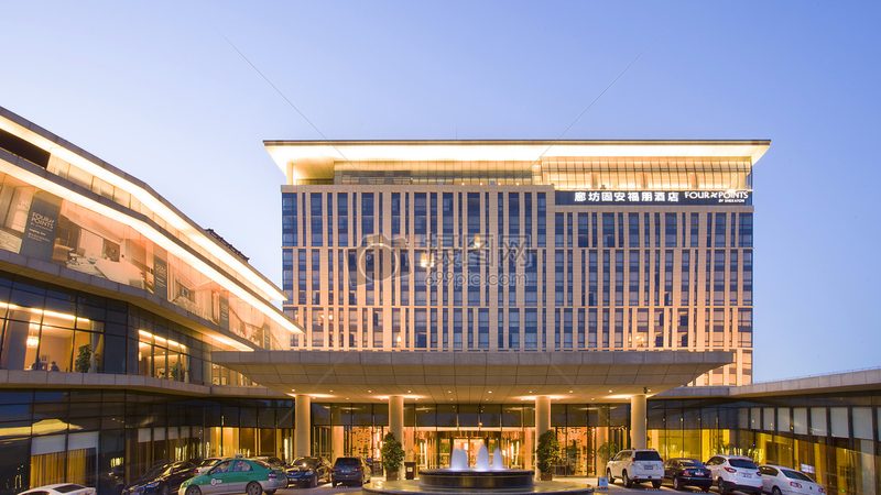 度假村泳池区域设计：如何打造沉浸式休闲体验