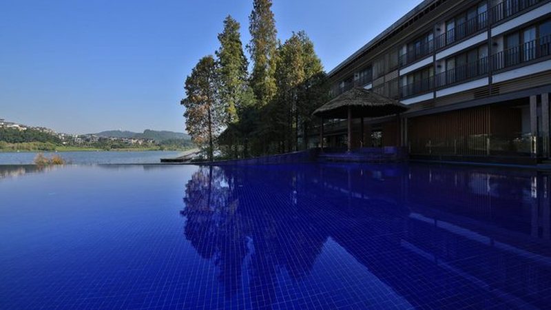 川西旅游穿搭攻略：女生必备的时尚与舒适之道